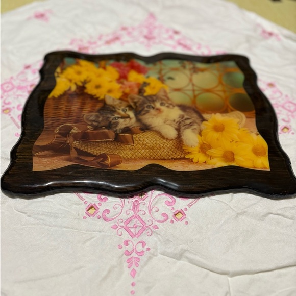 Vintage Charming Kitten Plaque with Yellow Flowers - Picture 2 of 8